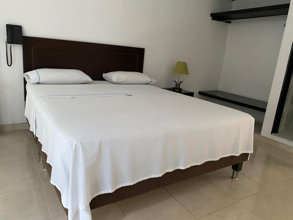 Hotel Torres Del Llano โยปาล ภายนอก รูปภาพ